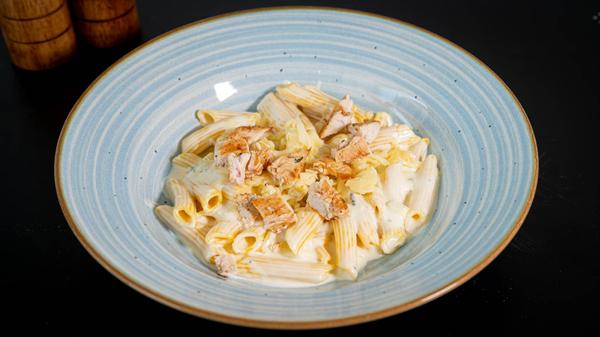 Penne Quatro Formagi cu Pui